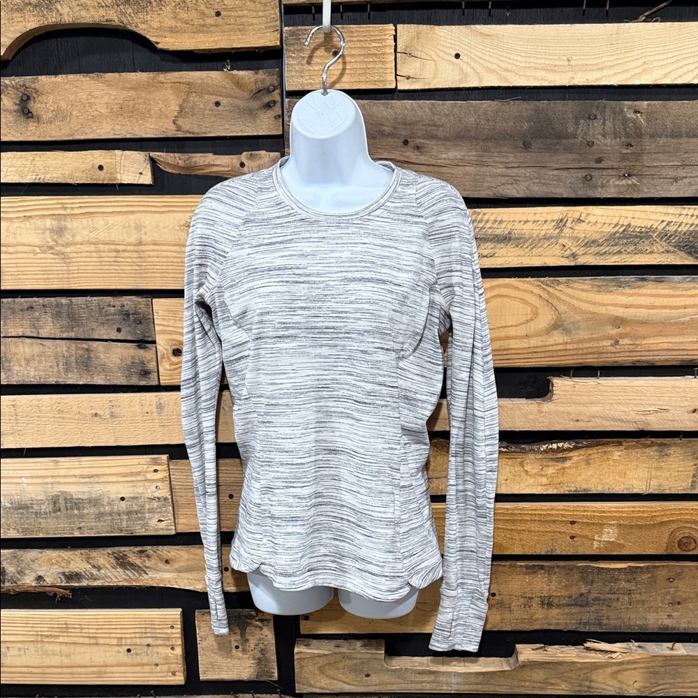 LULULEMON Runderful Long Sleeve Space
Dye Camo White‎ Silver Spoon Size 10